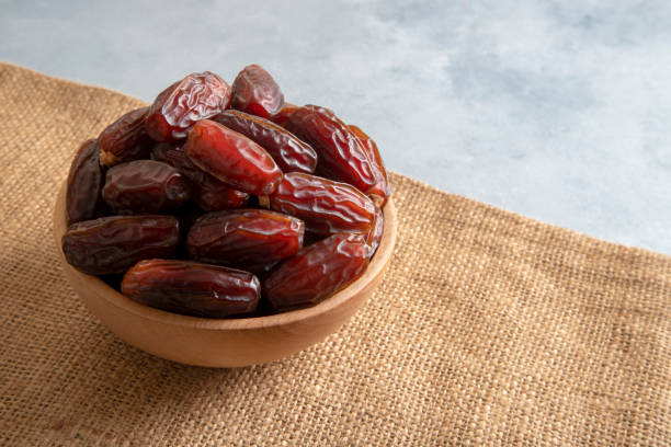 छुहारा खाने के 10 जबरदस्त फायदे | Natural Energy Booster और Immunity बढ़ाने वाला सुपरफूड